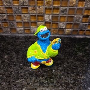 Vtg Hip Hop COOKIE MONSTER Sesame Street Action Figure Collectible Toy